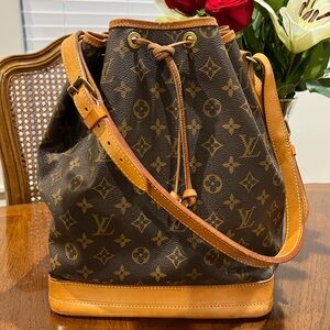 Vintage Authentic Louis Vuitton Brown and Tan Monogram Shoulder / Bucket Bag .
